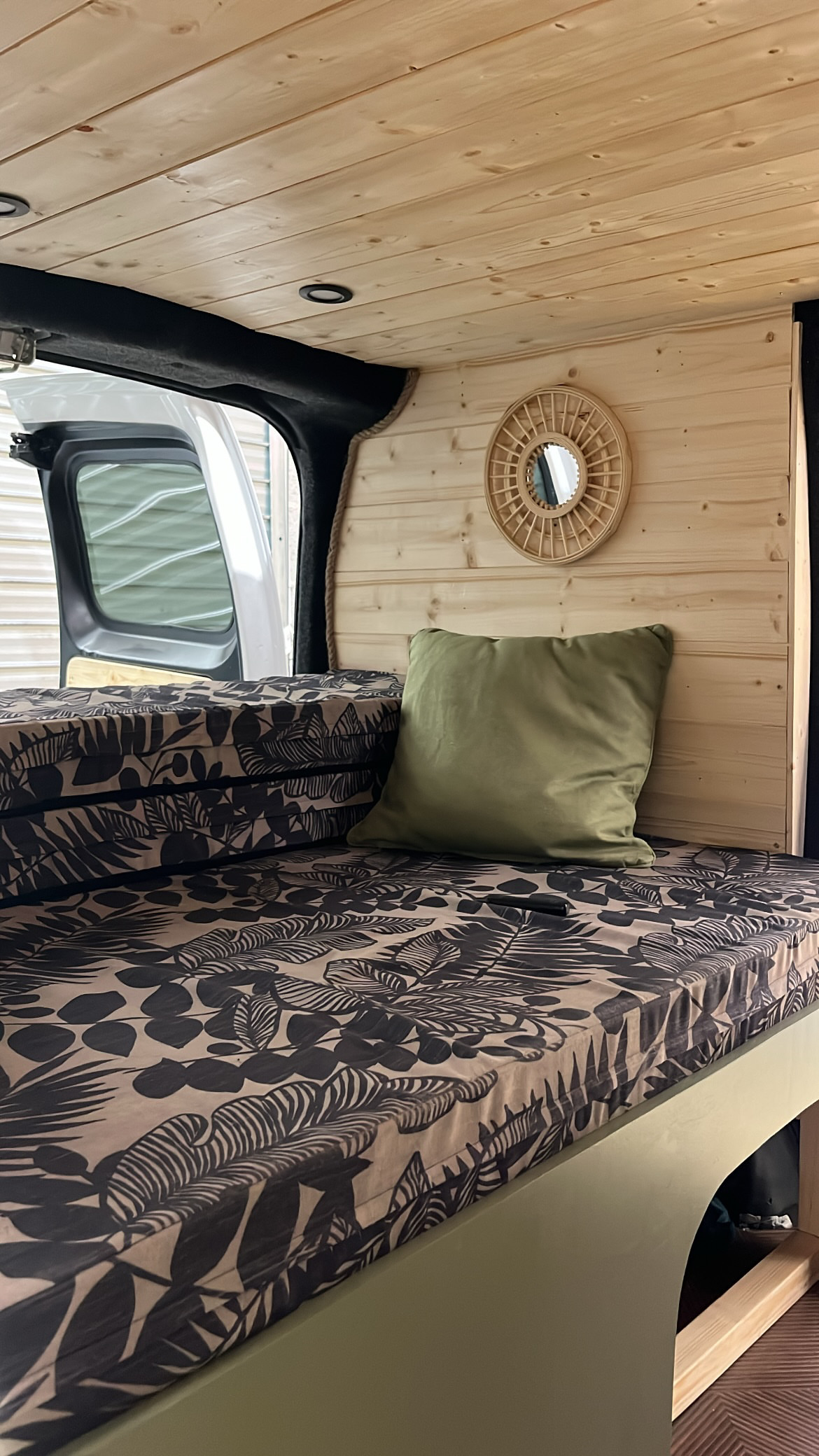 Nissan NV200 1 EB5FAA3F 0B7D 41C6 9615 54E9ABE56FFA