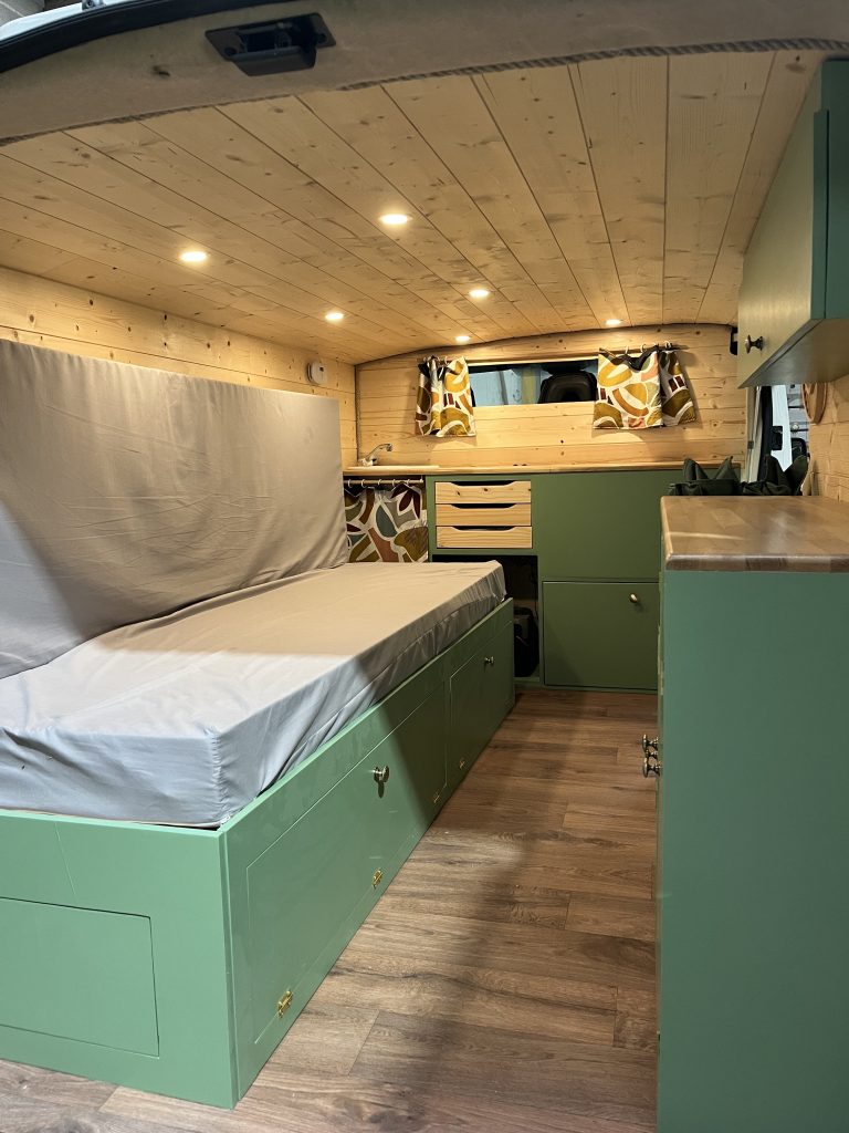 Trafic 3 L2H1 4 Van amenage Trafic 3 L2H1 idem transporter T5 T6 Jumpy Expert Vivaro NV300 1