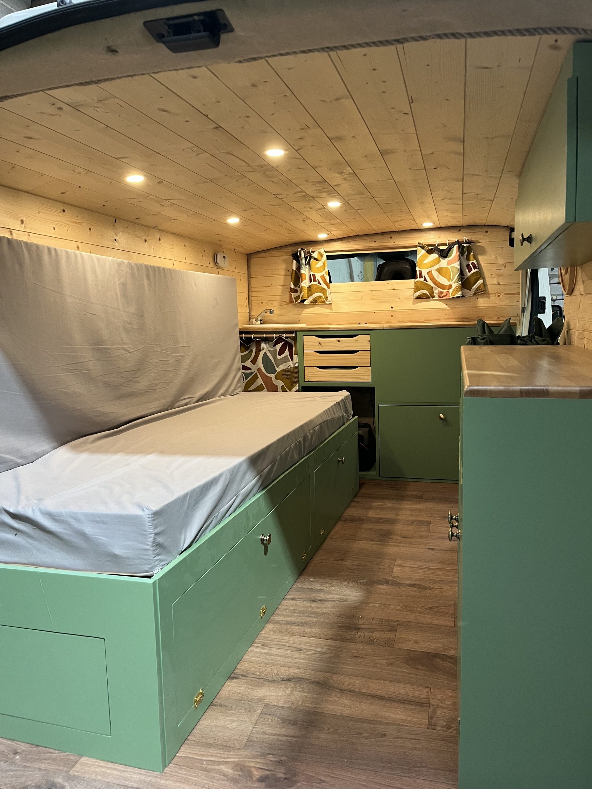 Trafic 3 L2H1 1 Van amenage Trafic 3 L2H1 idem transporter T5 T6 Jumpy Expert Vivaro NV300 scaled